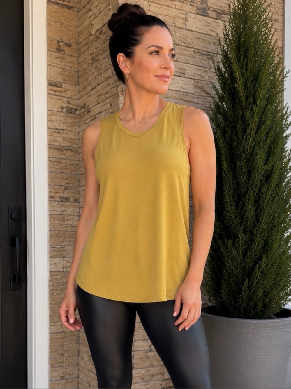 Double Zero Women’s Mustard Sleeveless Swing Tank Top Rayon Blend Size Small